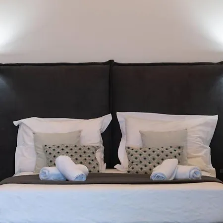 Bed and breakfast Petani 3*